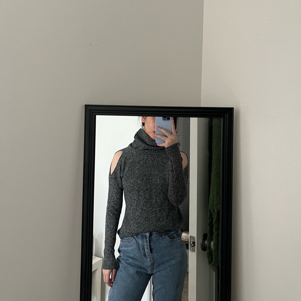 hollister pullover